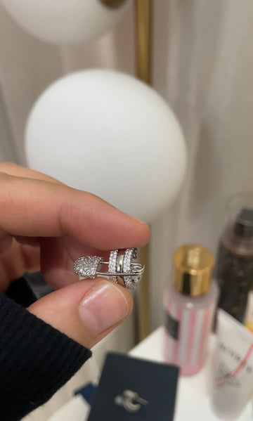 حلق الدبوس لون فضي